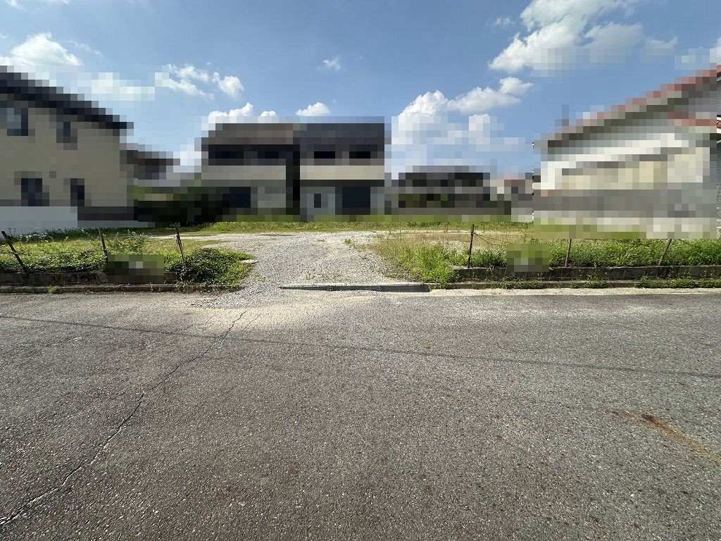 ʪ��̾��