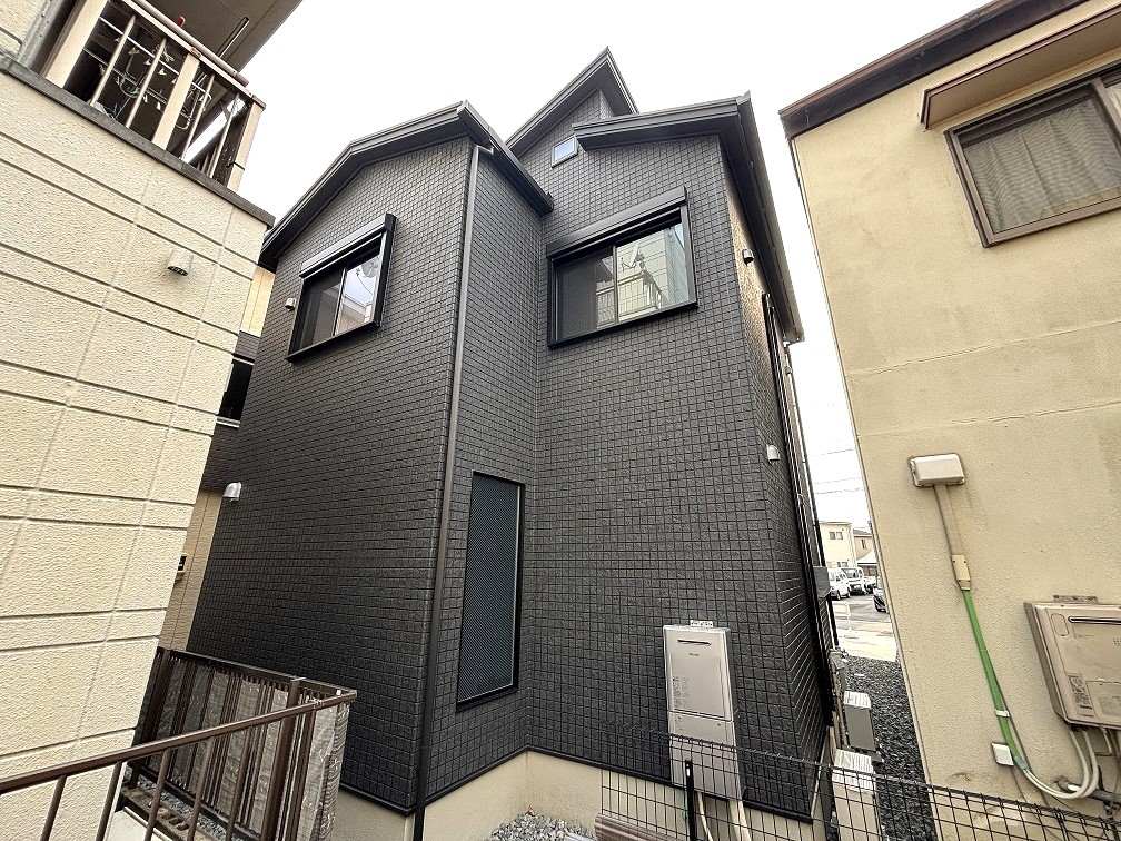 ʪ��̾��