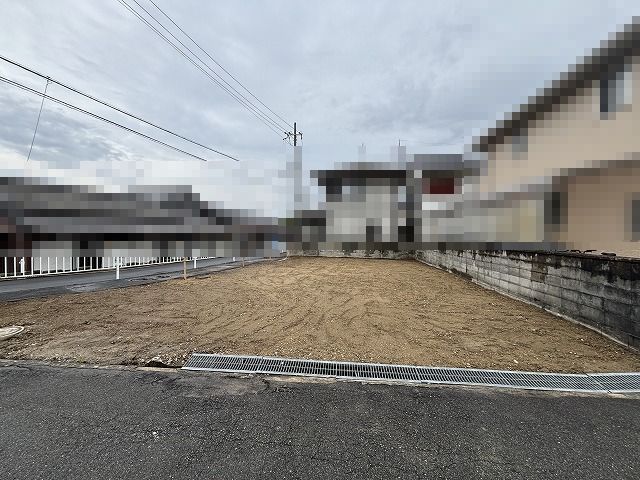 ʪ��̾��